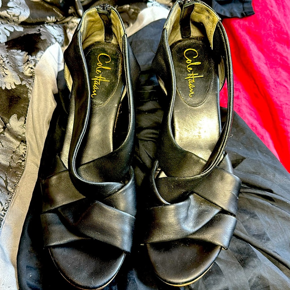 Cole Hann size 10 black‎ leather sandal heels